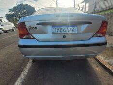 FORD FOCUS 2.0 GHIA 16V GASOLINA 4P AUTOMÁTICO 2004/2004 ADRIANO VEÍCULOS CRUZEIRO DO SUL / Carros no Vale