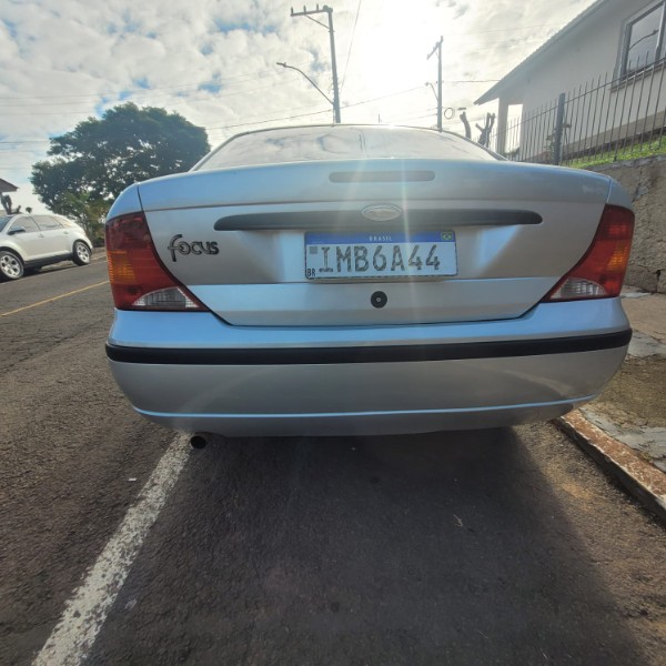 FORD FOCUS 2.0 GHIA 16V GASOLINA 4P AUTOMÁTICO 2004/2004 ADRIANO VEÍCULOS CRUZEIRO DO SUL / Carros no Vale