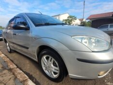 FORD FOCUS 2.0 GHIA 16V GASOLINA 4P AUTOMÁTICO 2004/2004 ADRIANO VEÍCULOS CRUZEIRO DO SUL / Carros no Vale