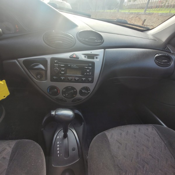 FORD FOCUS 2.0 GHIA 16V GASOLINA 4P AUTOMÁTICO 2004/2004 ADRIANO VEÍCULOS CRUZEIRO DO SUL / Carros no Vale
