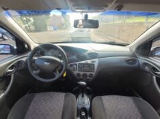FORD FOCUS 2.0 GHIA 16V GASOLINA 4P AUTOMÁTICO 2004/2004 ADRIANO VEÍCULOS CRUZEIRO DO SUL / Carros no Vale