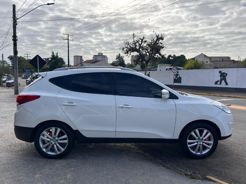 HYUNDAI IX35 GLS 2.0 16V 2WD FLEX AUT. 2015/2015 LS MULTIMARCAS VENÂNCIO AIRES / Carros no Vale