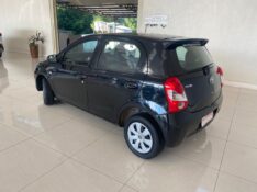 TOYOTA ETIOS 1.3 XS 16V FLEX 4P MANUAL 2013/2013 TONHO AUTOMÓVEIS LAJEADO / Carros no Vale