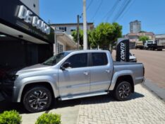 VOLKSWAGEN AMAROK /VW V6 HIGH AD4 /2023 DE CONTO AUTOMÓVEIS SARANDI / Carros no Vale
