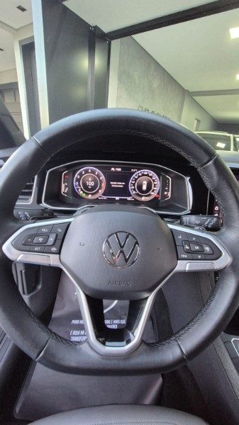 VOLKSWAGEN NIVUS 1.0 200 TSI HIGHLINE /2022 DE CONTO AUTOMÓVEIS SARANDI / Carros no Vale
