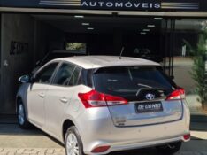 TOYOTA YARIS /2019 DE CONTO AUTOMÓVEIS SARANDI / Carros no Vale