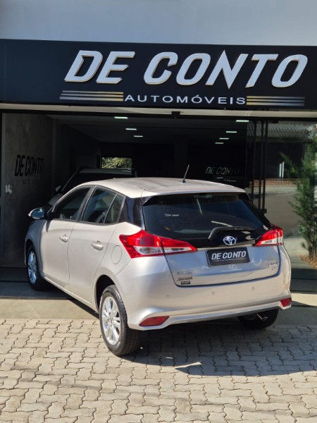 TOYOTA YARIS /2019 DE CONTO AUTOMÓVEIS SARANDI / Carros no Vale