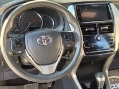 TOYOTA YARIS /2019 DE CONTO AUTOMÓVEIS SARANDI / Carros no Vale