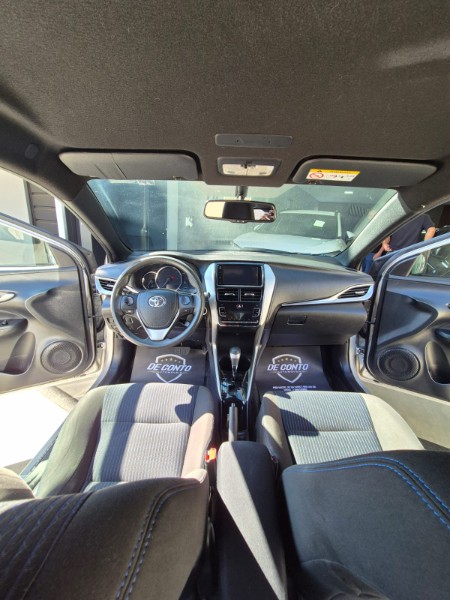 TOYOTA YARIS /2019 DE CONTO AUTOMÓVEIS SARANDI / Carros no Vale