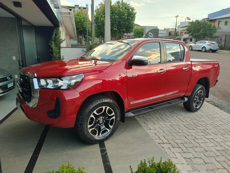 TOYOTA HILUX 2.7 SRV CD 4X4 /2022 DE CONTO AUTOMÓVEIS SARANDI / Carros no Vale