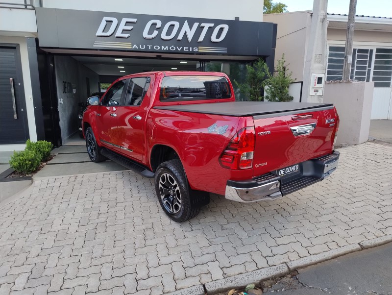 TOYOTA HILUX 2.7 SRV CD 4X4 /2022 DE CONTO AUTOMÓVEIS SARANDI / Carros no Vale