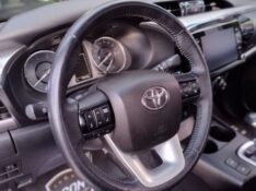 TOYOTA HILUX 2.7 SRV CD 4X4 /2022 DE CONTO AUTOMÓVEIS SARANDI / Carros no Vale