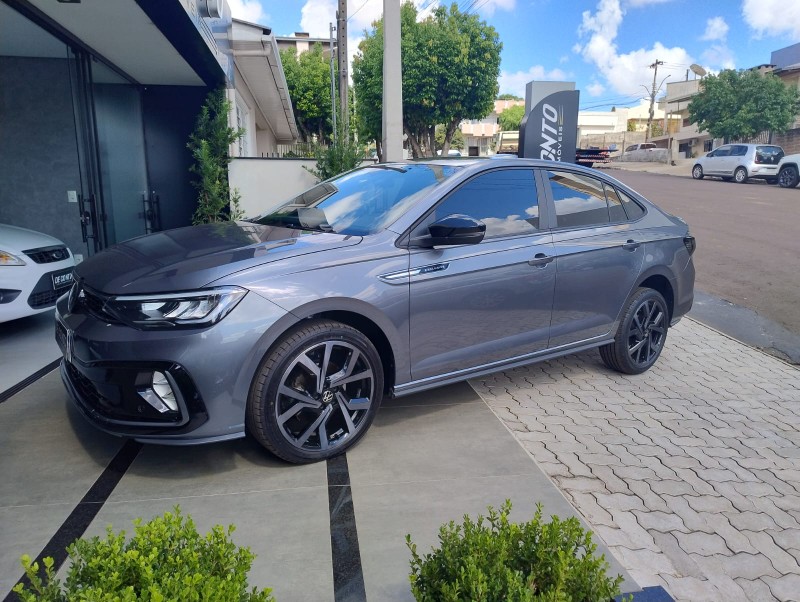 VOLKSWAGEN VIRTUS 1.4 250 TSI 16V EXCLUSIVE /2025 DE CONTO AUTOMÓVEIS SARANDI / Carros no Vale