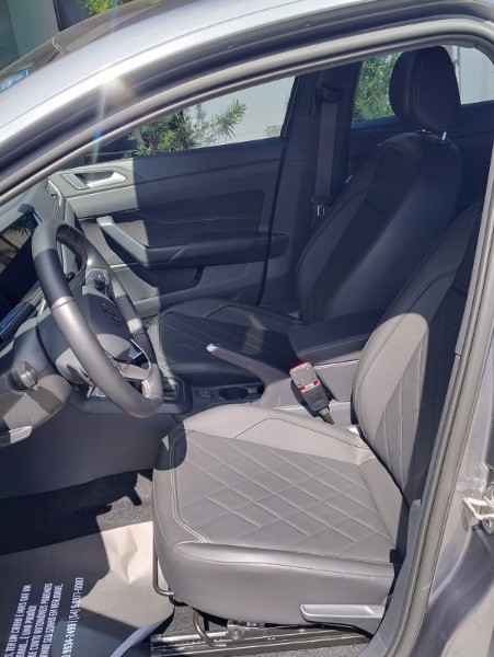 VOLKSWAGEN VIRTUS 1.4 250 TSI 16V EXCLUSIVE /2025 DE CONTO AUTOMÓVEIS SARANDI / Carros no Vale