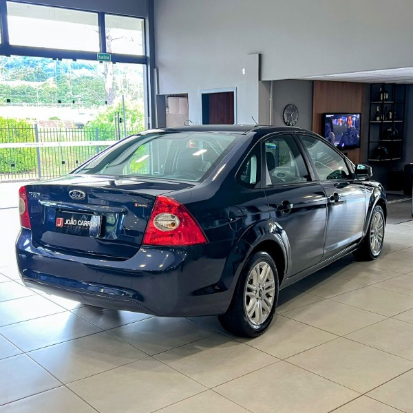 FORD FOCUS SEDAN 1.6 GLX 2013/2013 JOÃO CARROS MULTIMARCAS GUAPORÉ / Carros no Vale