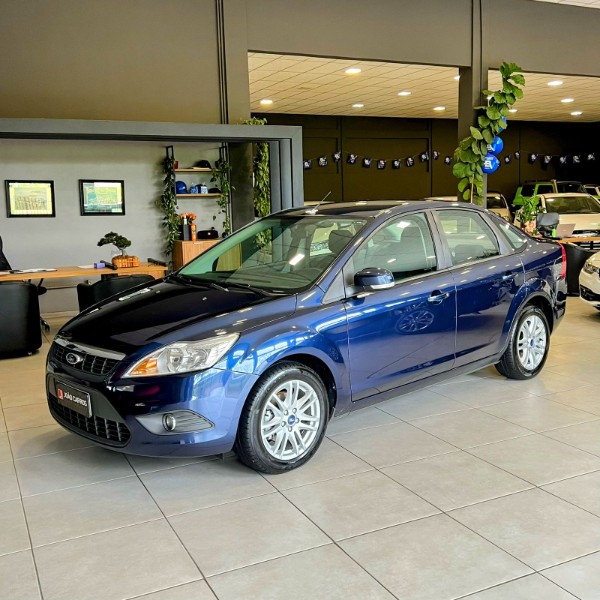 FORD FOCUS SEDAN 1.6 GLX 2013/2013 JOÃO CARROS MULTIMARCAS GUAPORÉ / Carros no Vale
