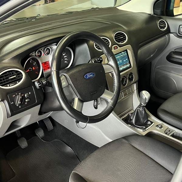 FORD FOCUS SEDAN 1.6 GLX 2013/2013 JOÃO CARROS MULTIMARCAS GUAPORÉ / Carros no Vale