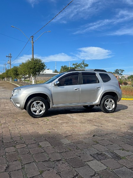 RENAULT DUSTER 1.6 16V SCE FLEX DYNAMIQUE MANUAL 2014/2014 BOSCO AUTOMÓVEIS GUAPORÉ / Carros no Vale