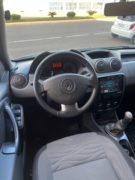 RENAULT DUSTER 1.6 16V SCE FLEX DYNAMIQUE MANUAL 2014/2014 BOSCO AUTOMÓVEIS GUAPORÉ / Carros no Vale