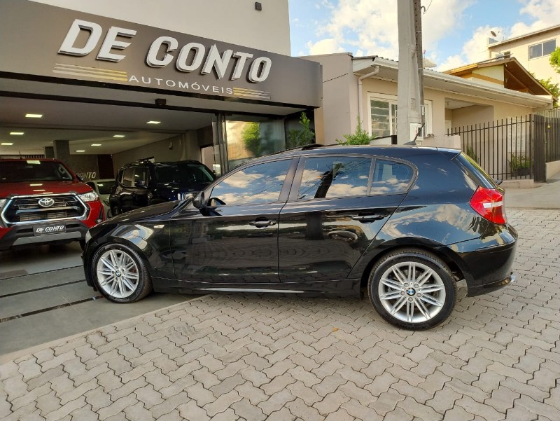 BMW 120i 2.0 /2012 DE CONTO AUTOMÓVEIS SARANDI / Carros no Vale
