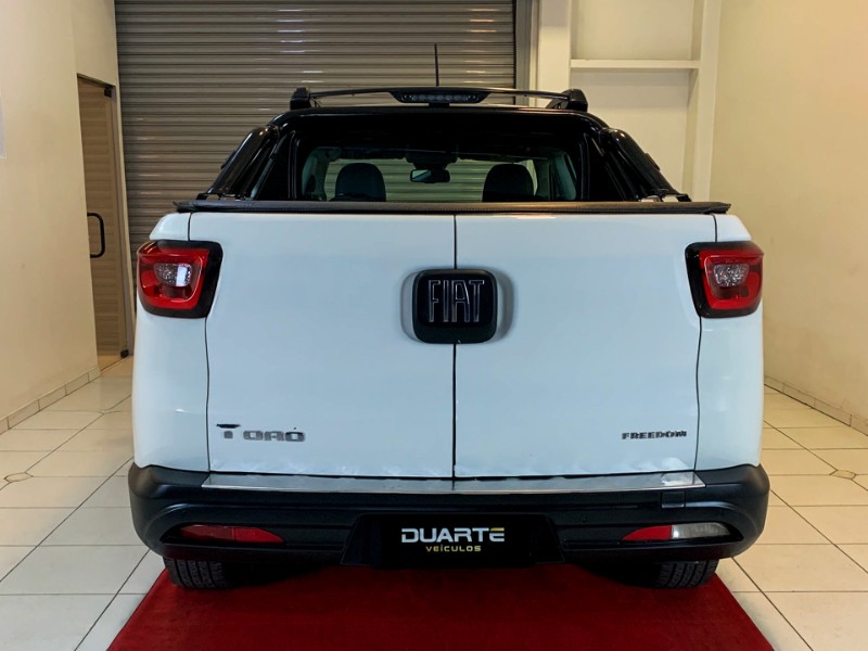 FIAT TORO 1.8 16V EVO FLEX FREEDOM AUTOMÁTICO 2016/2017 DUARTE VEÍCULOS PORTO ALEGRE / Carros no Vale