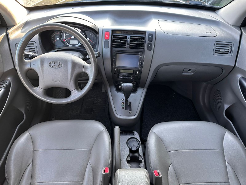 HYUNDAI TUCSON GLS 2.0 16V AUT. 2015/2016 MENEGHINI VEÍCULOS ARROIO DO MEIO / Carros no Vale