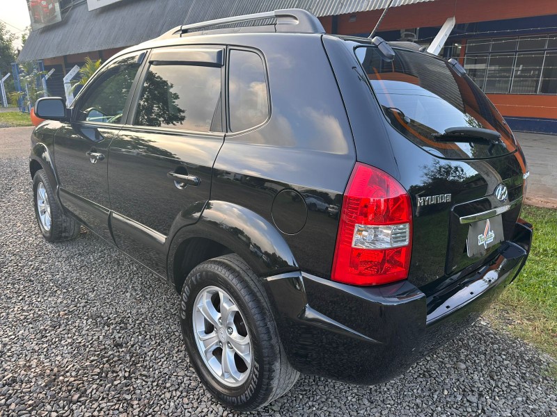 HYUNDAI TUCSON GLS 2.0 16V AUT. 2015/2016 MENEGHINI VEÍCULOS ARROIO DO MEIO / Carros no Vale