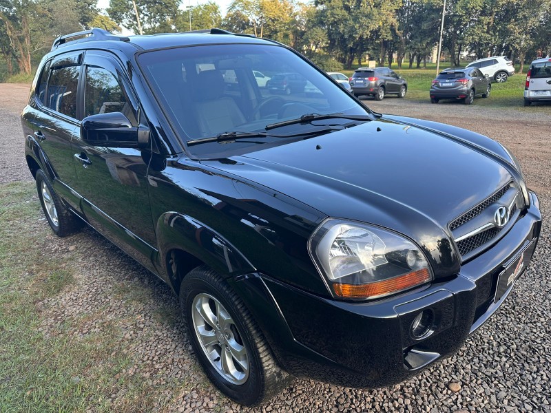 HYUNDAI TUCSON GLS 2.0 16V AUT. 2015/2016 MENEGHINI VEÍCULOS ARROIO DO MEIO / Carros no Vale