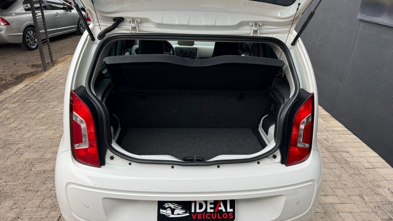 VOLKSWAGEN UP! MOVE 1.0 TSI /2016 IDEAL VEÍCULOS LAJEADO / Carros no Vale