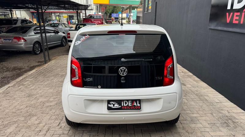 VOLKSWAGEN UP! MOVE 1.0 TSI /2016 IDEAL VEÍCULOS LAJEADO / Carros no Vale