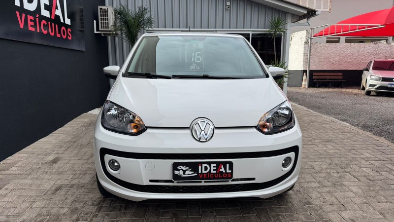 VOLKSWAGEN UP! MOVE 1.0 TSI /2016 IDEAL VEÍCULOS LAJEADO / Carros no Vale