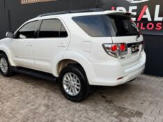 TOYOTA SW4 SRV 4X4 7 LUGARES 3.0 TURBO INTERCOOLER 16V /2015 IDEAL VEÍCULOS LAJEADO / Carros no Vale
