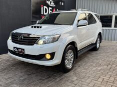 TOYOTA SW4 SRV 4X4 7 LUGARES 3.0 TURBO INTERCOOLER 16V /2015 IDEAL VEÍCULOS LAJEADO / Carros no Vale