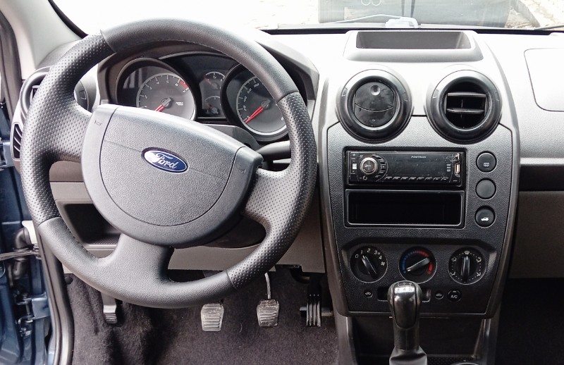 FORD FIESTA 1.0 8V - 2011