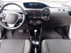 TOYOTA ETIOS 1.5 XS SEDAN 16V FLEX 4P AUTOMÁTICO 2017/2018 AUTO SHOW SANTA CRUZ DO SUL / Carros no Vale