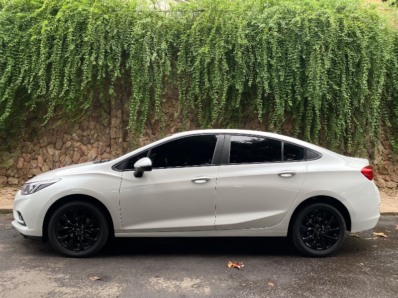 CHEVROLET CRUZE SEDAN LT 1.4 2016/2017 ESTAÇÃO DO CARRO ESTRELA / Carros no Vale
