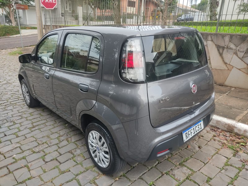 FIAT UNO ATRACTIVE 1.0 2020/2021 ALTERNATIVA VEÍCULOS LAJEADO / Carros no Vale
