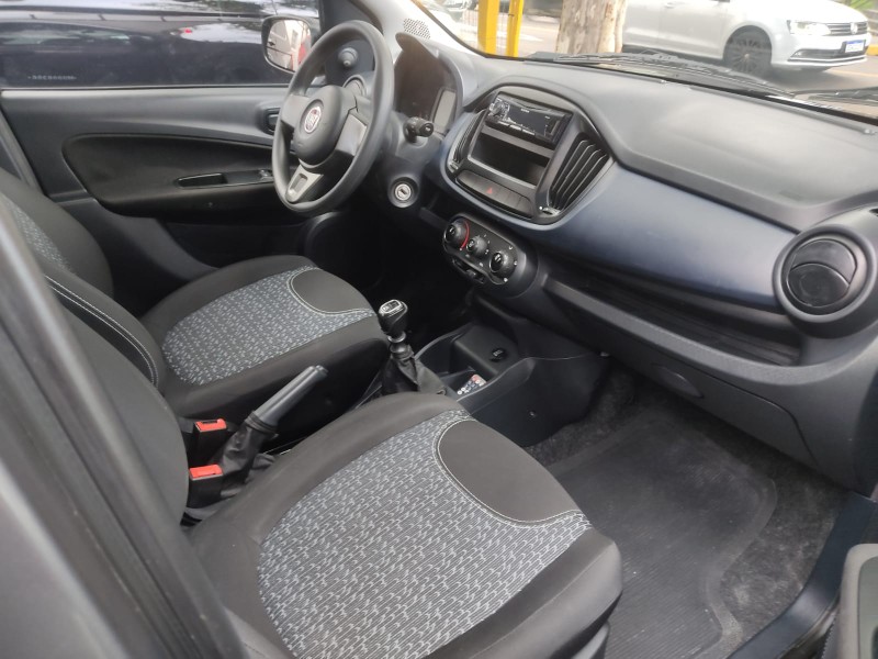 FIAT UNO ATRACTIVE 1.0 2020/2021 ALTERNATIVA VEÍCULOS LAJEADO / Carros no Vale
