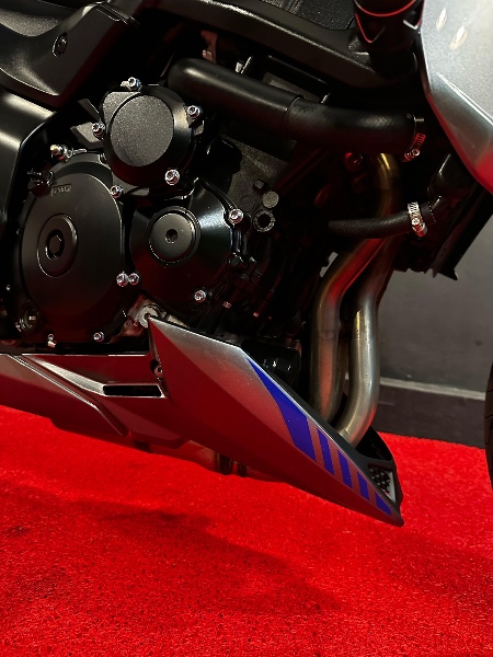 SUZUKI MOTOS GSX 750 F /2024 EXCLUSIVO VEÍCULOS SANTA CRUZ DO SUL / Carros no Vale