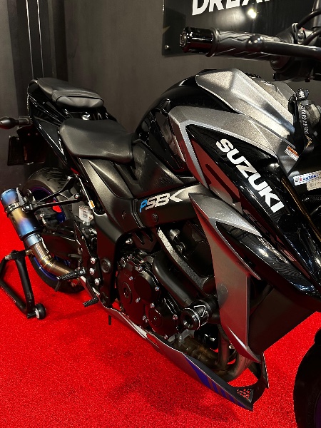 SUZUKI MOTOS GSX 750 F /2024 EXCLUSIVO VEÍCULOS SANTA CRUZ DO SUL / Carros no Vale