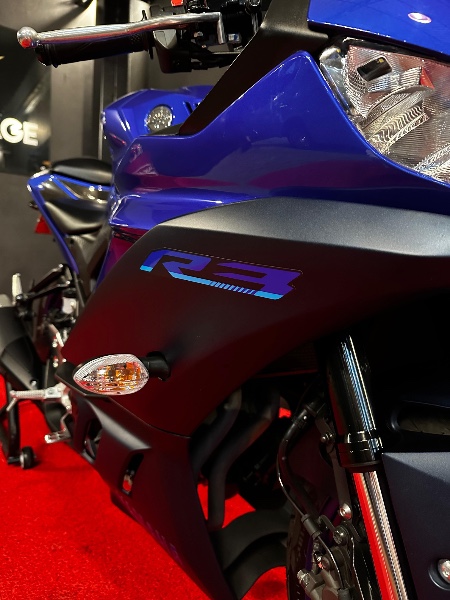 YAMAHA YZF-R3 /2023 EXCLUSIVO VEÍCULOS SANTA CRUZ DO SUL / Carros no Vale