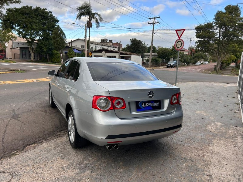 VOLKSWAGEN JETTA 2.5 20V 150/170CV TIPTRONIC 2009/2009 LS MULTIMARCAS VENÂNCIO AIRES / Carros no Vale