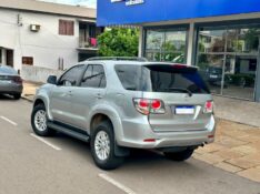 TOYOTA HILUX SW4 2.7 SR 4X2 2014/2015 SÉTIMA VEÍCULOS GUAPORÉ / Carros no Vale