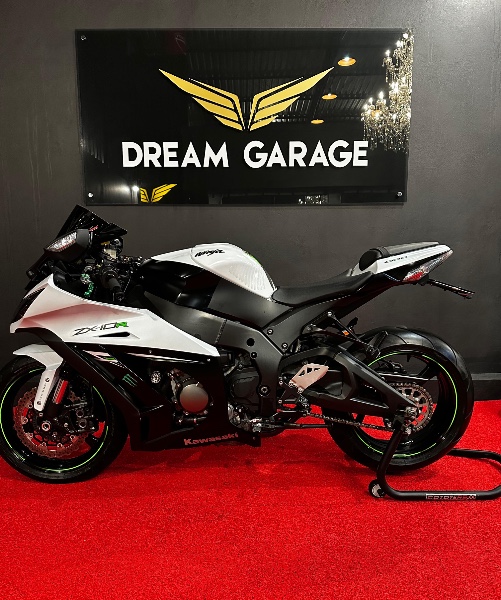 KAWASAKI ZX 10 R NINJA /2014 EXCLUSIVO VEÍCULOS SANTA CRUZ DO SUL / Carros no Vale