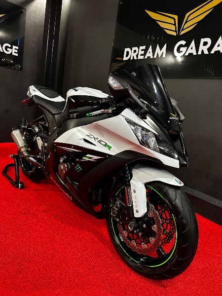 KAWASAKI ZX 10 R NINJA /2014 EXCLUSIVO VEÍCULOS SANTA CRUZ DO SUL / Carros no Vale