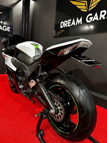 KAWASAKI ZX 10 R NINJA /2014 EXCLUSIVO VEÍCULOS SANTA CRUZ DO SUL / Carros no Vale