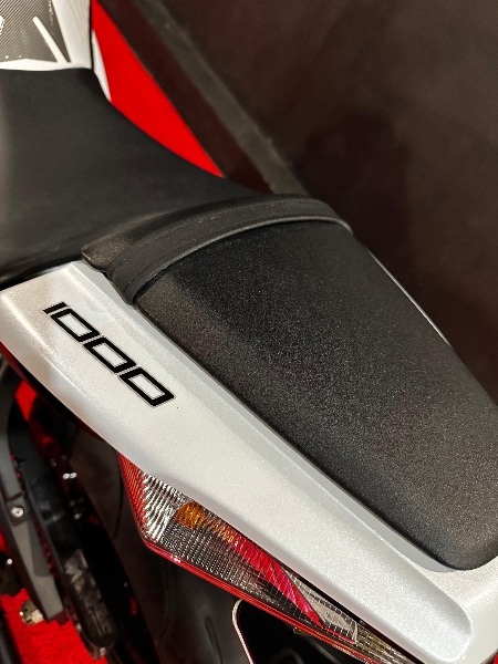 KAWASAKI ZX 10 R NINJA /2014 EXCLUSIVO VEÍCULOS SANTA CRUZ DO SUL / Carros no Vale