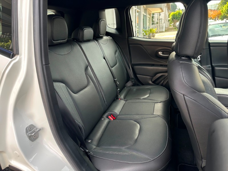 JEEP RENEGADE S T270 1.3 TB 4X4 2022/2023 SÉTIMA VEÍCULOS GUAPORÉ / Carros no Vale