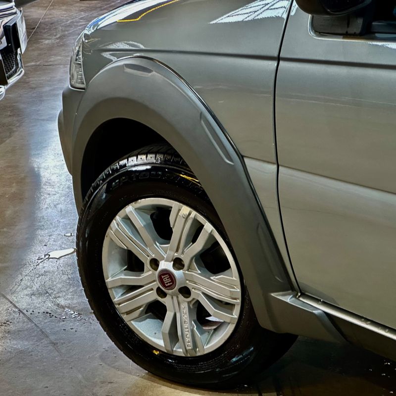 Fiat Strada Hd Wk Cd E 2016/2017 DL MOTORS LAJEADO / Carros no Vale