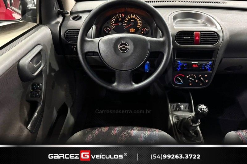 CHEVROLET CORSA 1.0 MPFI VHC 8V 2003/2004 GARCEZ VEÍCULOS BENTO GONÇALVES / Carros no Vale
